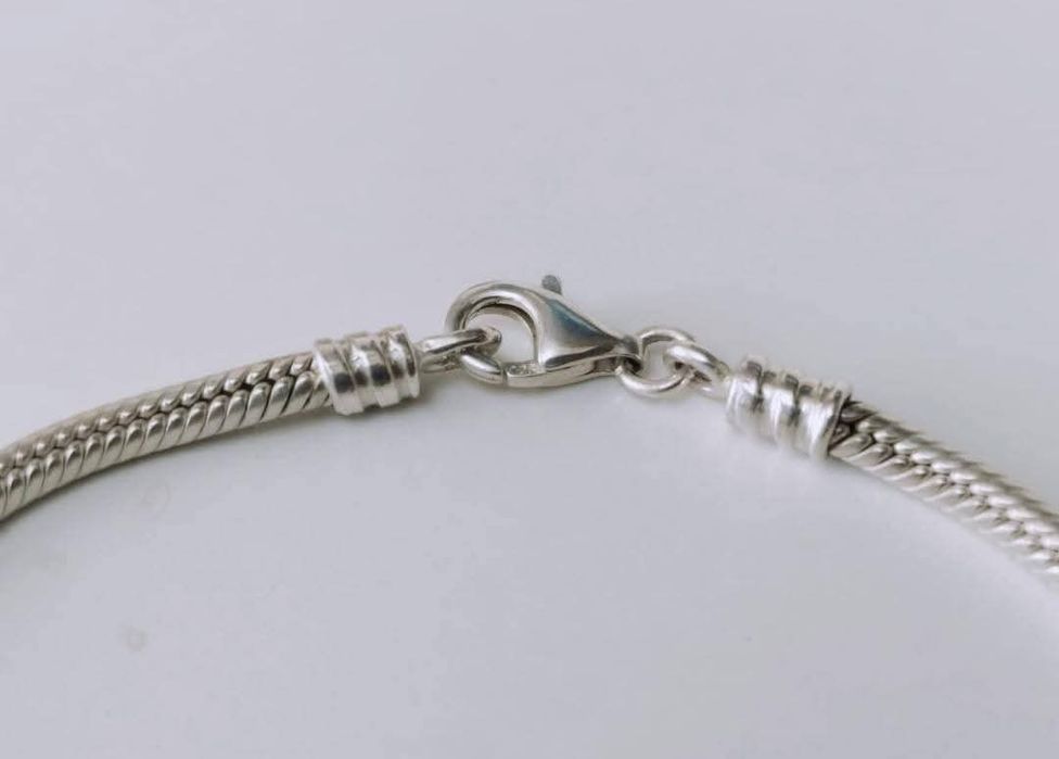 Veche bratara Pandora