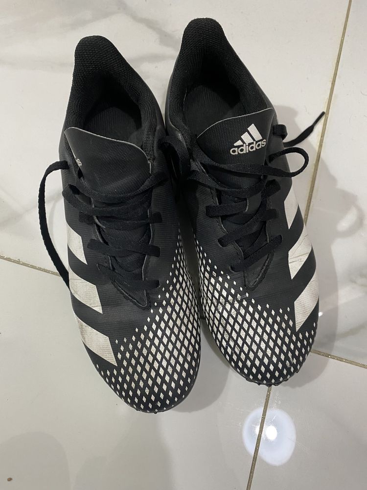 Бутсы adidas predator