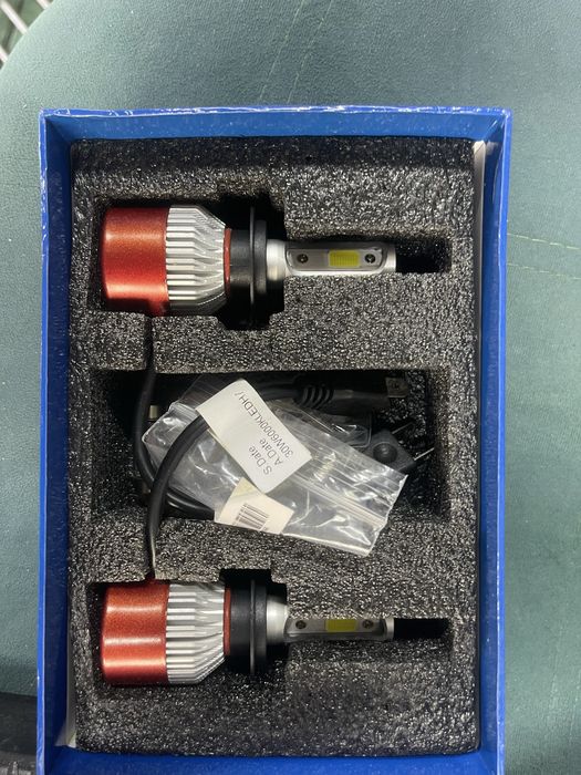 Bec xenon cu soclu h7