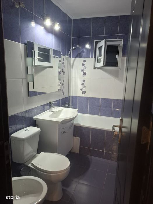 PROPRIETAR,  ap. 2 camere decomandate, Oneşti, zona de sus, bloc nou