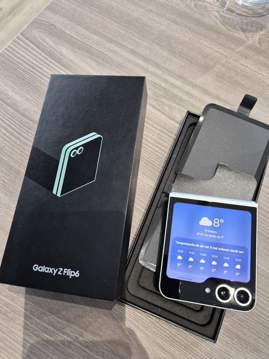 Samsung Z flip 6 512 GB in Garanție