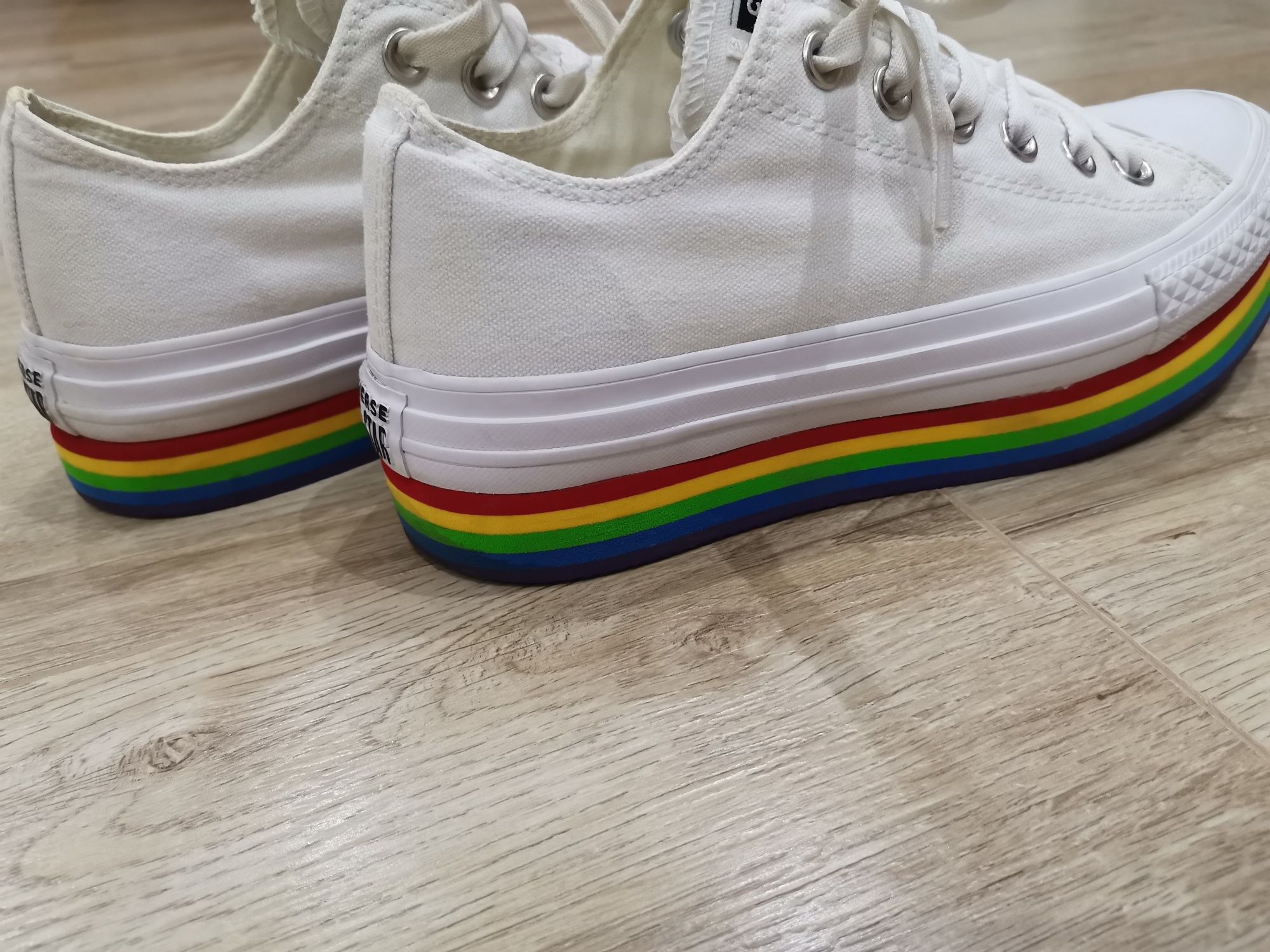 Teniși cu platforma Converse, nr 37,5