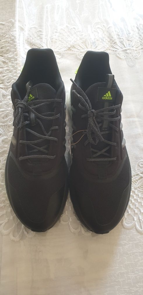 ADIDAS кросовки новые