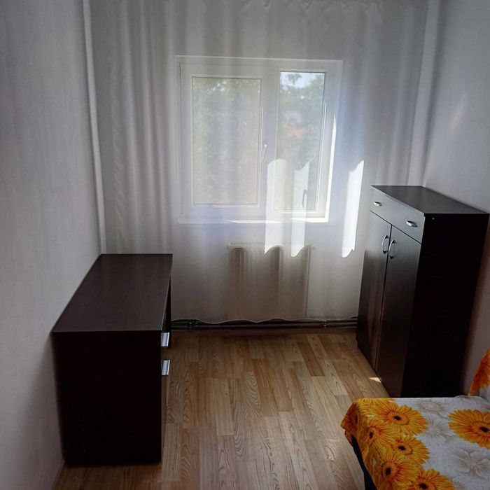 Vand apartament cu 3 camere