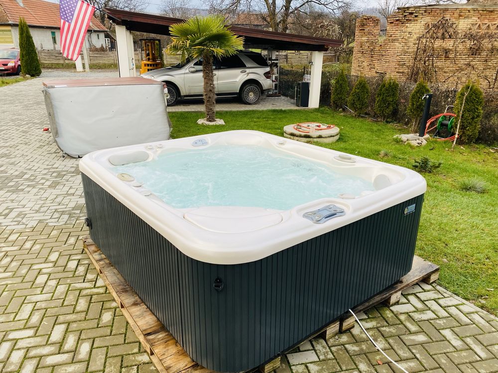 Hot spring jacuzzi pentru exterior