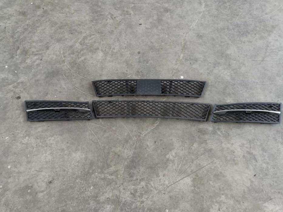 Grila grile bara fata Bmw F10, F11