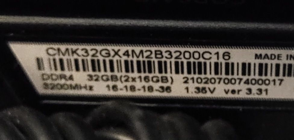 Ryzen 7 5800X, 32GB RAM 3200MHz, 500GB SSD