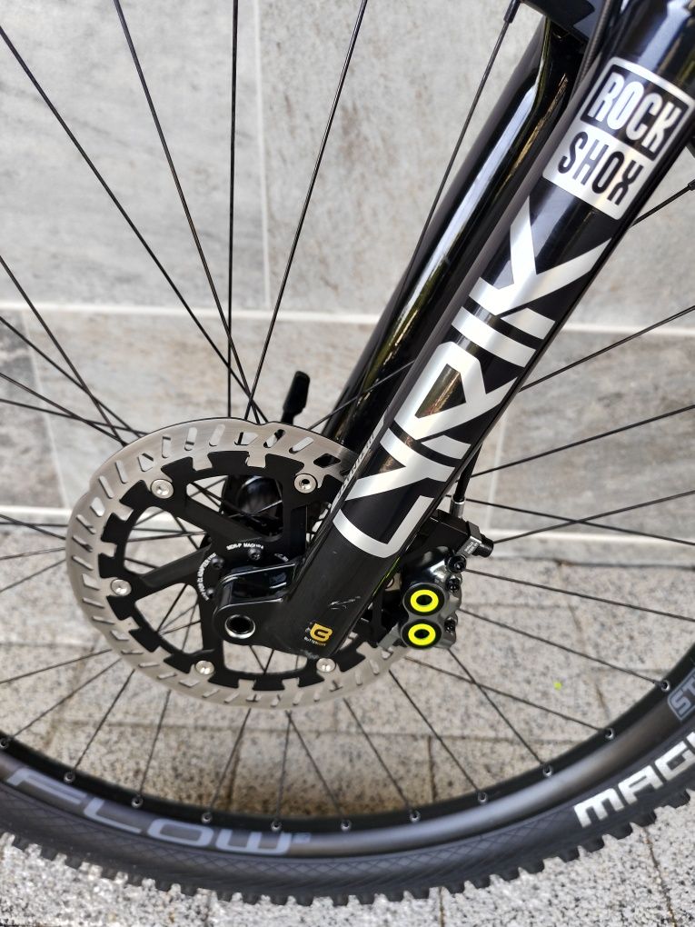 Propain Tyee 2022 – RockShox Lyrik Ultimate
