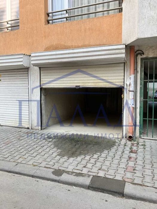 ПАРТЕРЕН гараж ул."Антон Страшимиров
