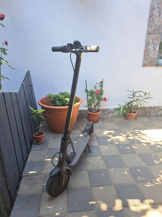 Trotineta xiaomi essential