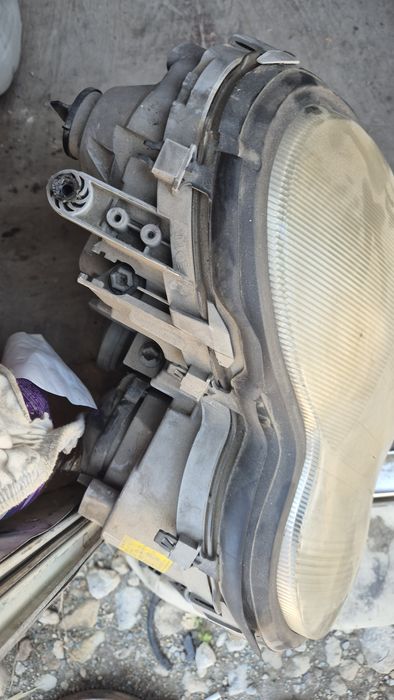 Ляв Фар за Мерцедес Ц клас W203 98- 2005г