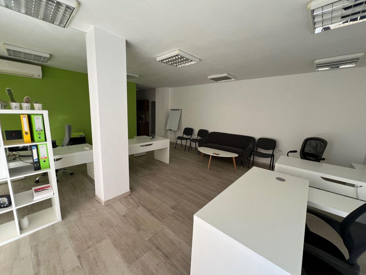 Дава се под наем Офис в Пловдив, Съдийски - 70 кв.м за 600 € - Снимка #1