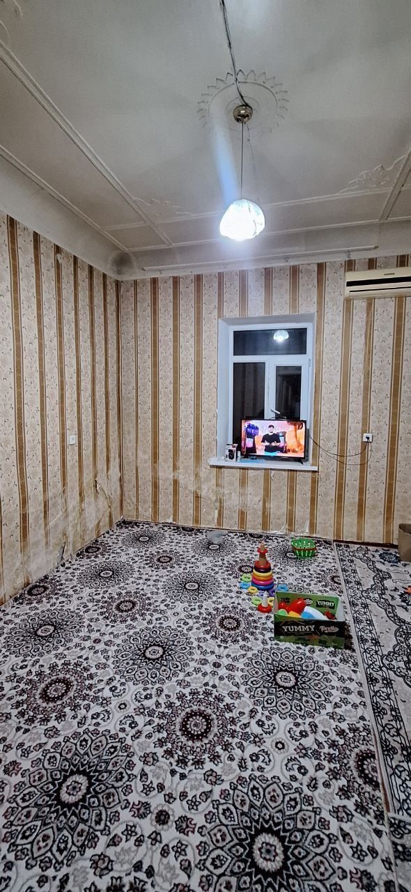 Продается двухкомнатная квартира на 1 этаже возле Транспортного инстит