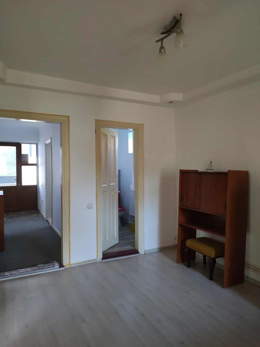 Închiriez Casă 3 camere, str. Mircea Vodă, aproape de Tribunal