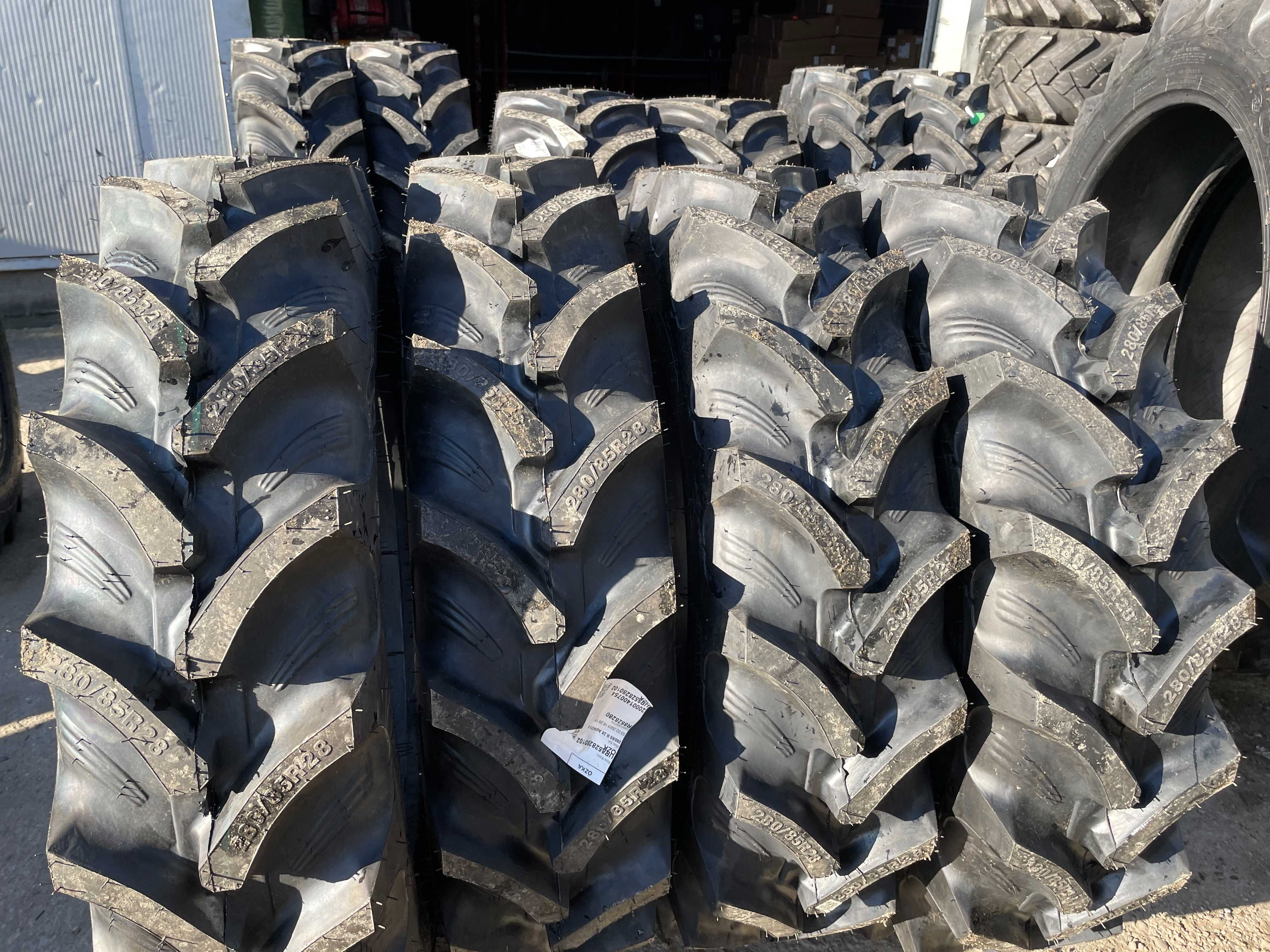 Cauciucuri noi de directie la tractor pe fata Radiale 280/85 R28 OZKA