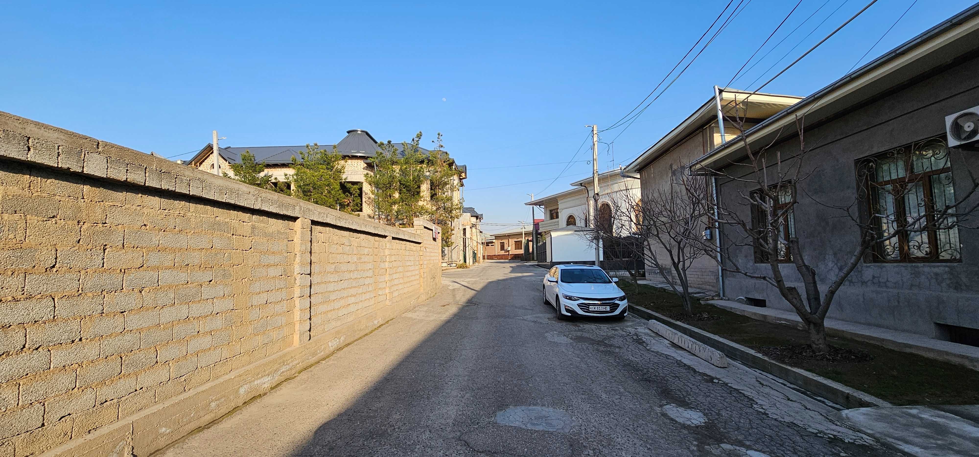 Izza maxallasida yer sotiladi 7.24 sotix parni köchada