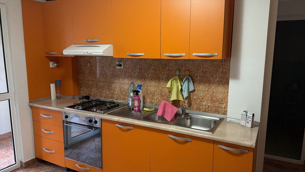 ÎNCHIRIEZ Apartament 2 camere,Centru