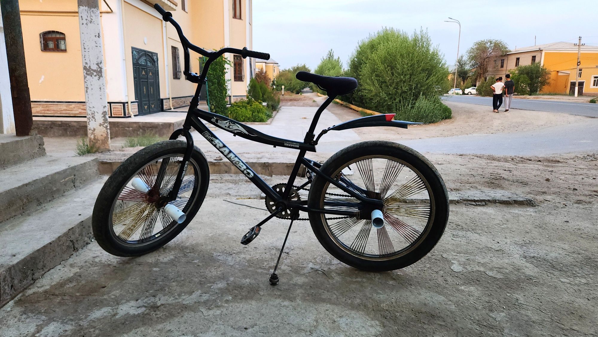 Velosiped RЕМБО sotladi