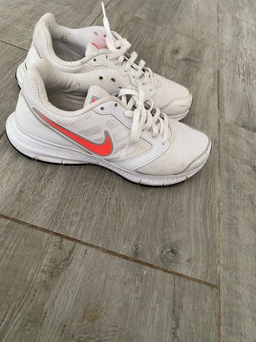 Nike маратонки 39 номер