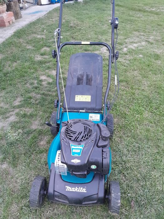 Masina taiat iarba makita