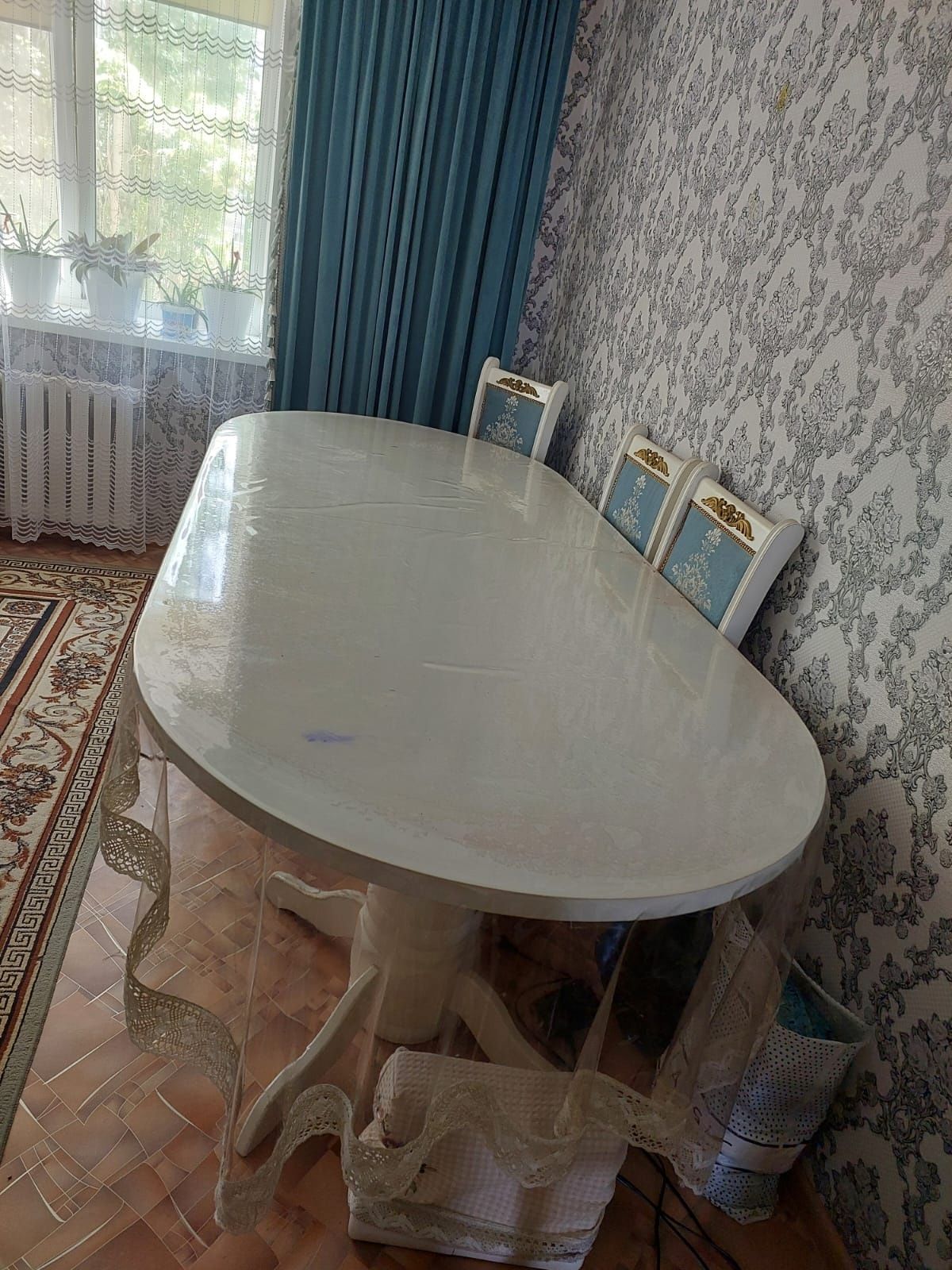 Продам стол для зала длина 2,5-3метр