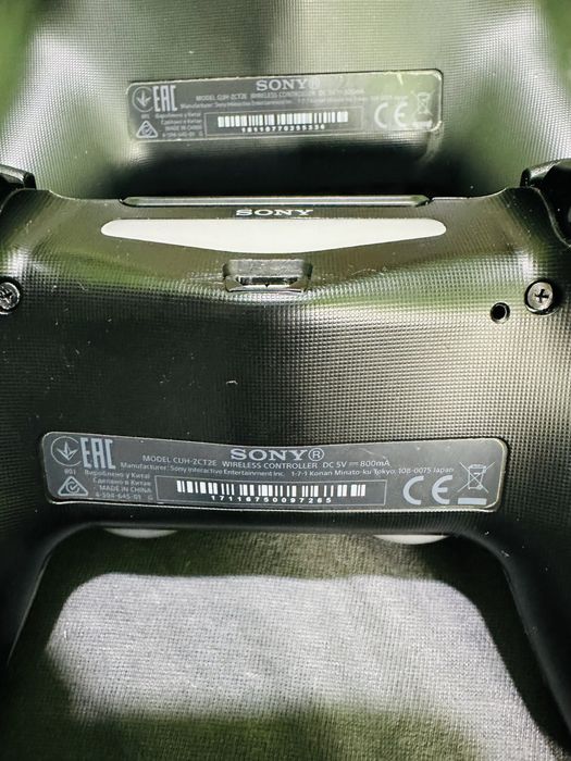 Vand lot de manete PS4 in stare perfcta de functionare