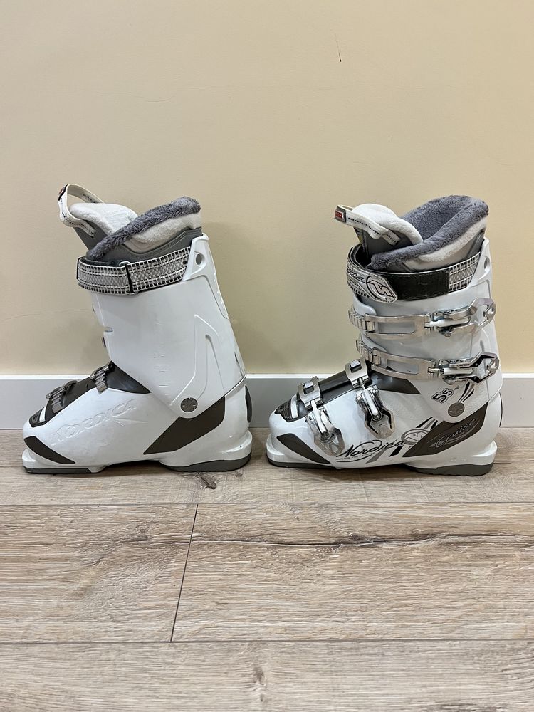 Nordica Comfort fit flex 55 size 295mm Дамски Ски обувки