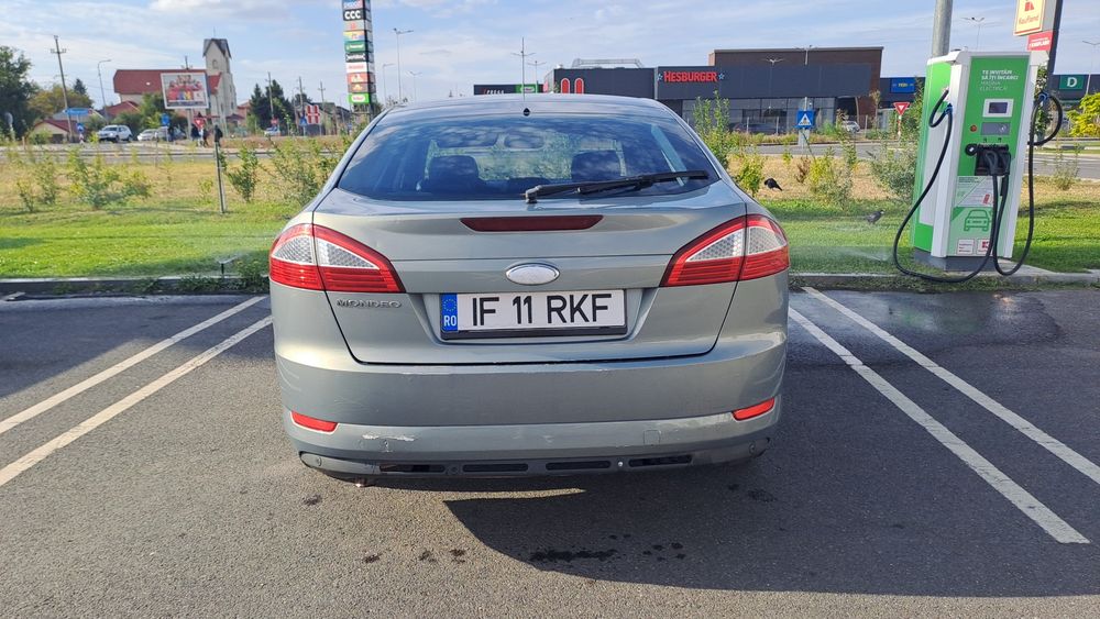 Ford Mondeo Gri.