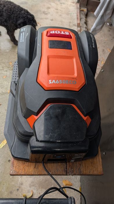 Robot tuns iarbă Yard SA650ECO