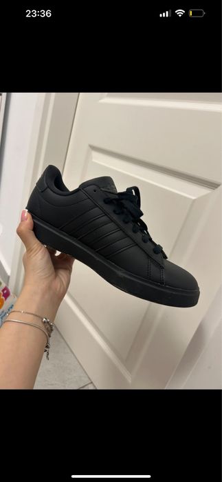 Adidasi stare foarte buna