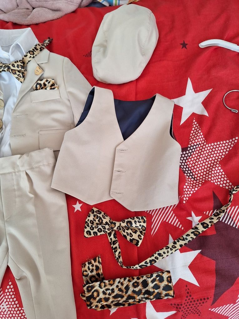 Costum de botez marimea 74 cm
