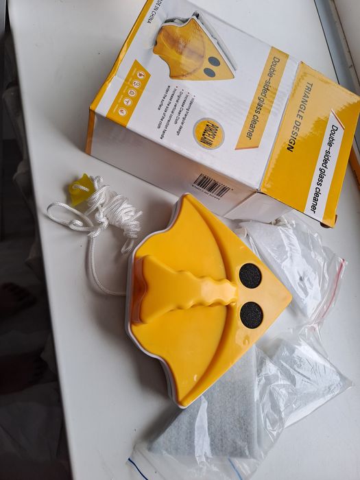 Магнитная щётка для окон