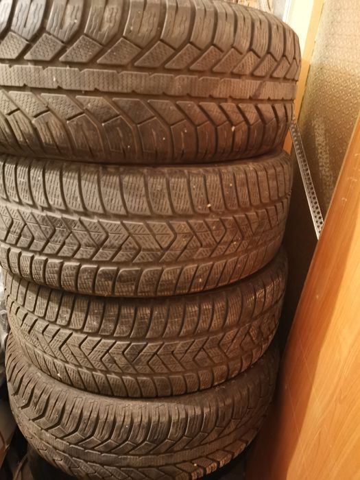 Зимни гуми 235/65/17 Pirelli, Semperit