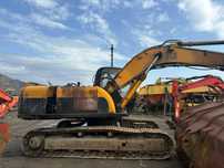 Dezmembrez excavator pe senile JCB JS 200