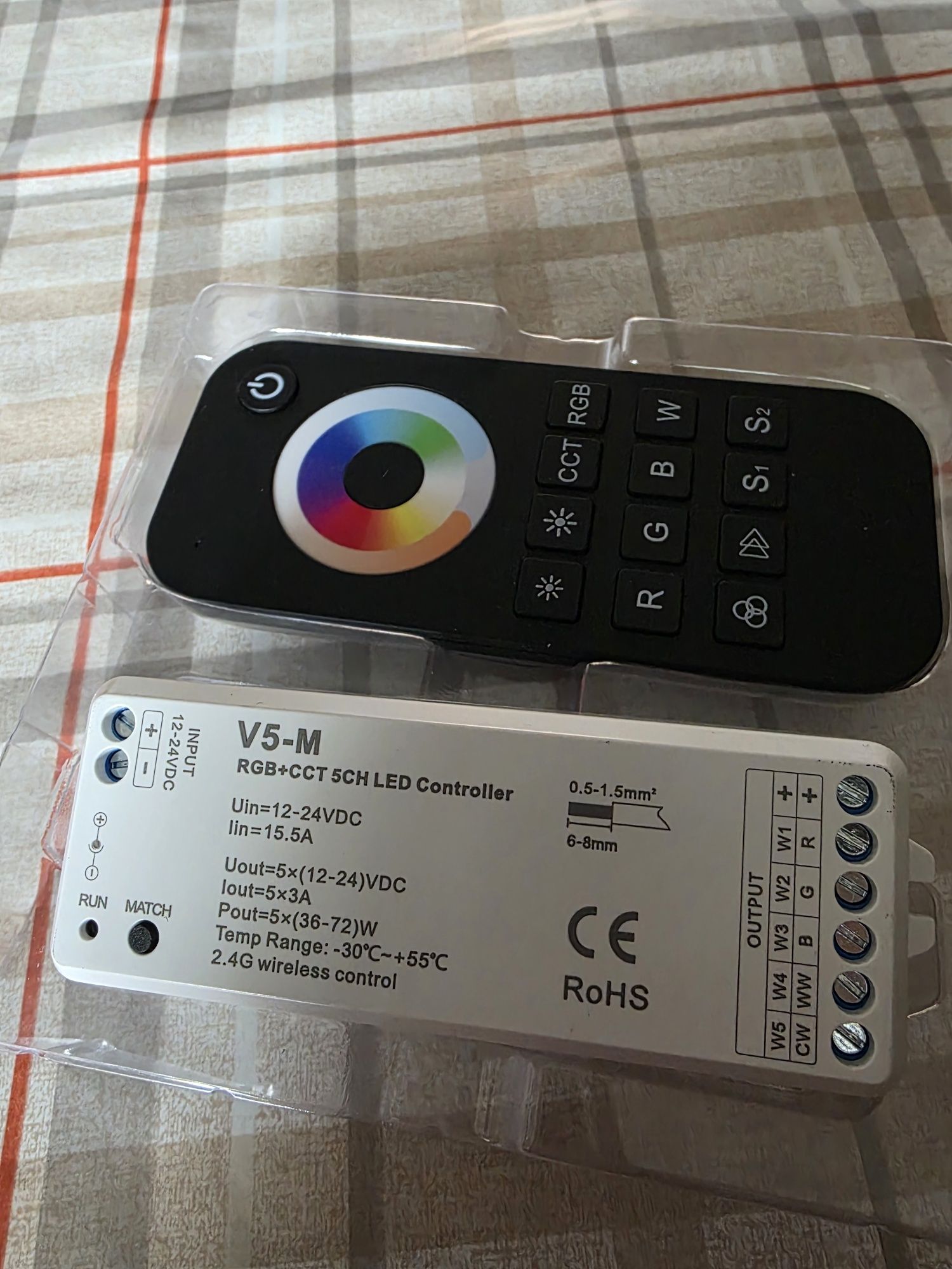 LED 12-24V DC RGB+CCT контролер V5-M + 4 зоново дистанционно управлени