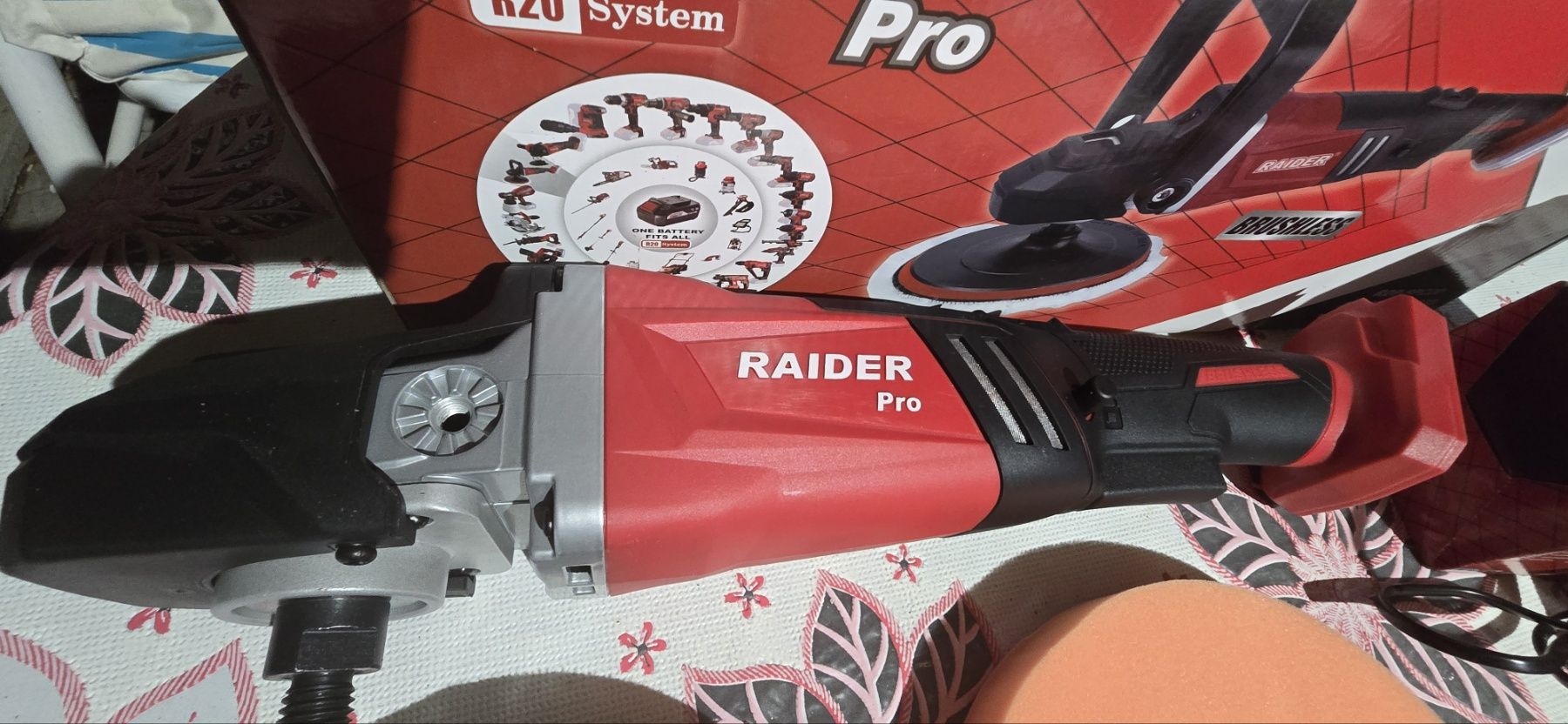 Полирмашина Raider R20 Pro акумулаторна