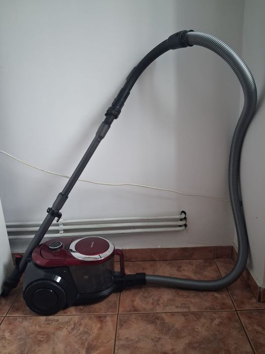 aspirator toshiba vcblo70c(r) cu canistra - 700 w