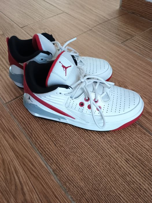 Vând Jordan Max Aura 35.5
