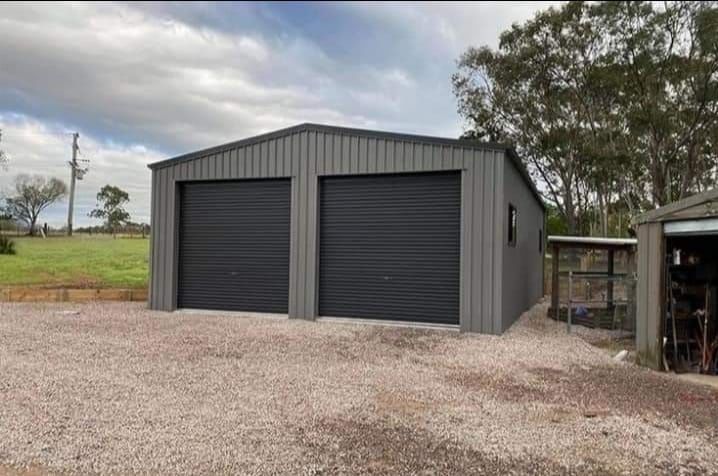 Vând hală metalică 15 X 40