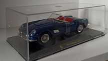 Macheta Ferrari 250 California Convertible 1958 albastru- Bburago 1/24