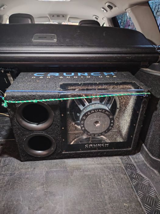 Stație și subwoofer