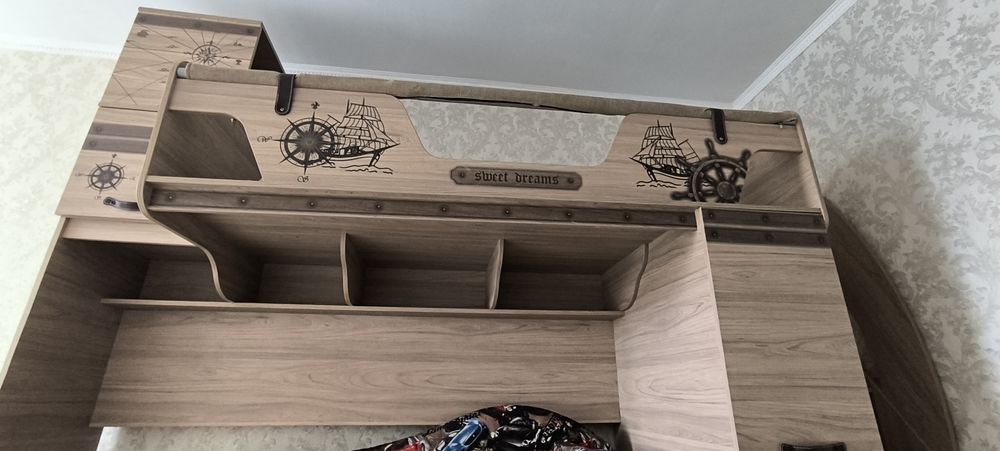 Детская кровать,  двухъярусная.