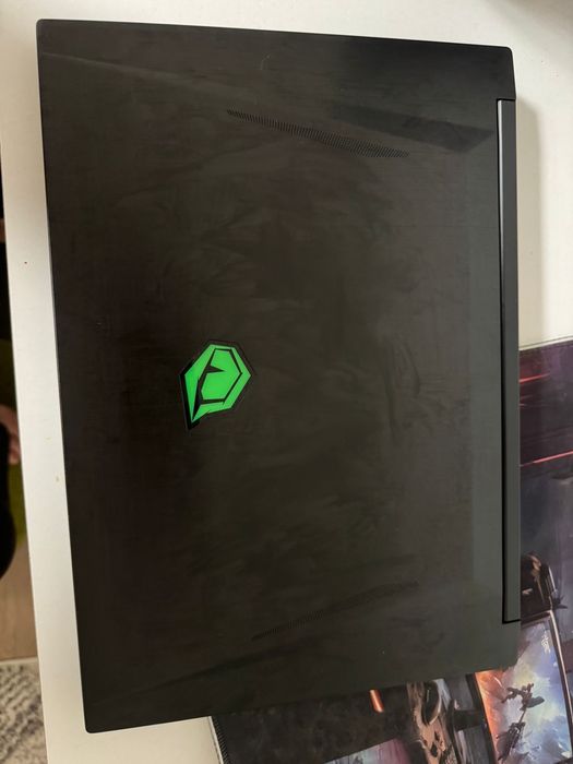 Vand laptop gaming sau schimb cu playstation 5