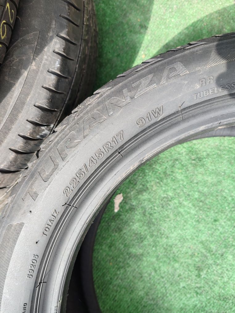225 45 17 vara Bridgestone