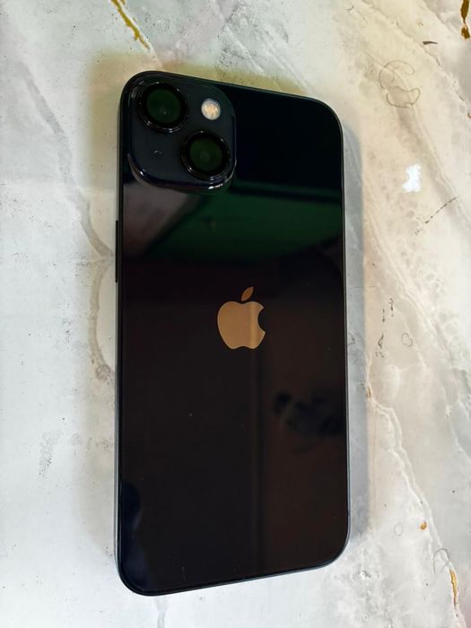 Продам айфон 13