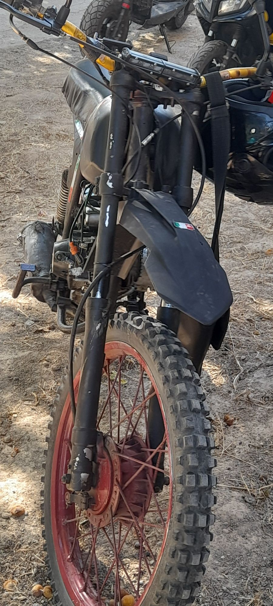 Motatsikl Enduro cezet kross YAXSHILAB ÕQIB KEYIN TEL QLIYLA
