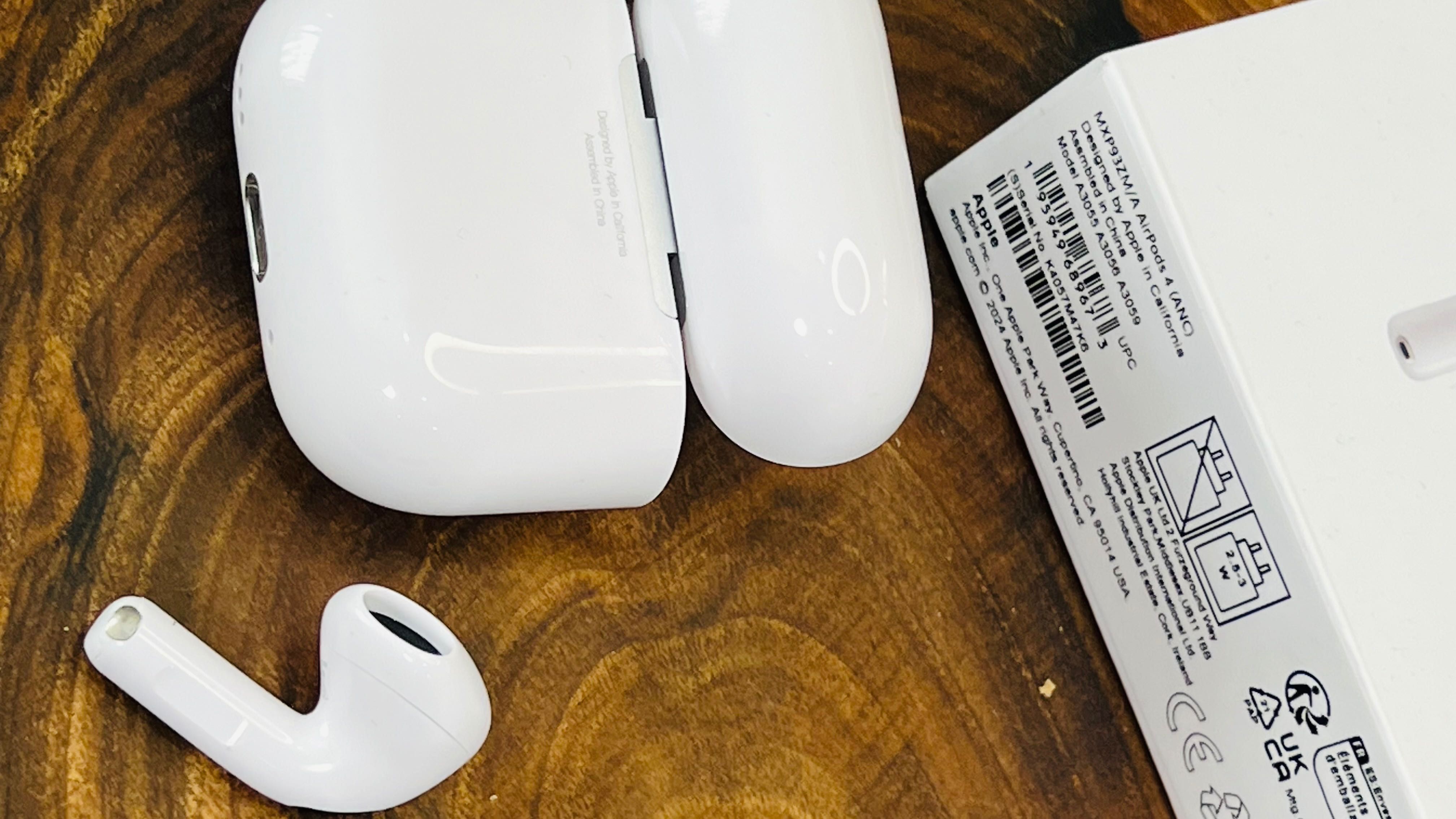 Apple слушалки AirPods 4 ANC