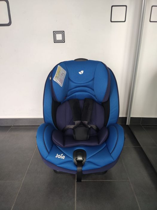 Scaun auto Joie Stages pentru copii intre 0 și 25 kg