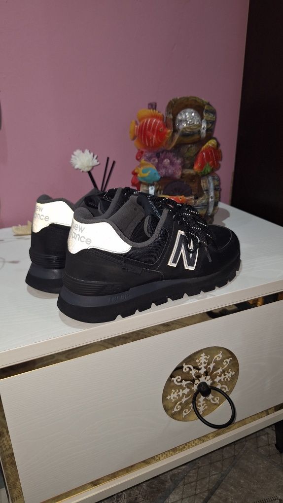 New Balance 42,5