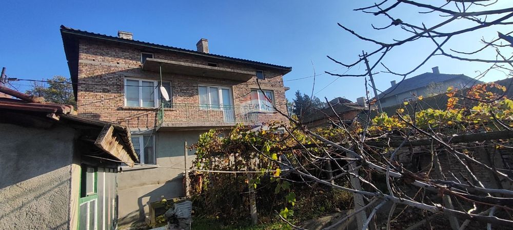 Двуетажна къща, гр. Белослав, обл. Варна ТМ